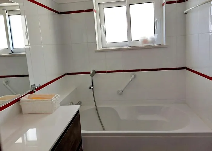 Casa Helia, Beautiful With Pool, Algarve Villa *