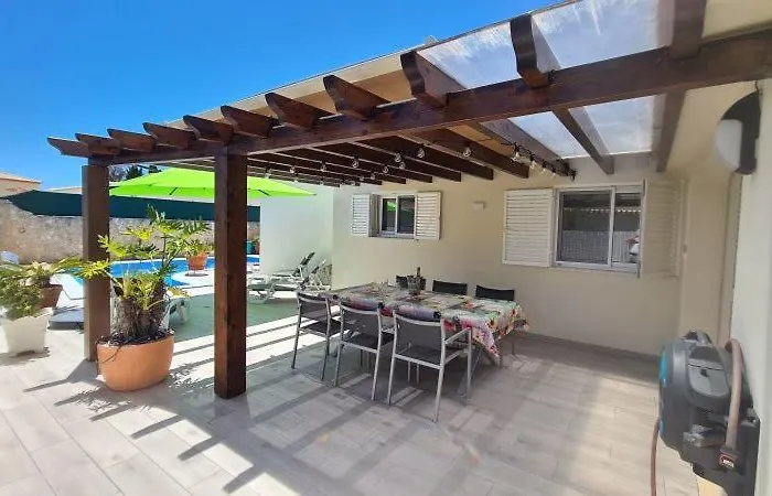 Casa Helia, Beautiful With Pool, Algarve Villa Carvoeiro (Lagoa)