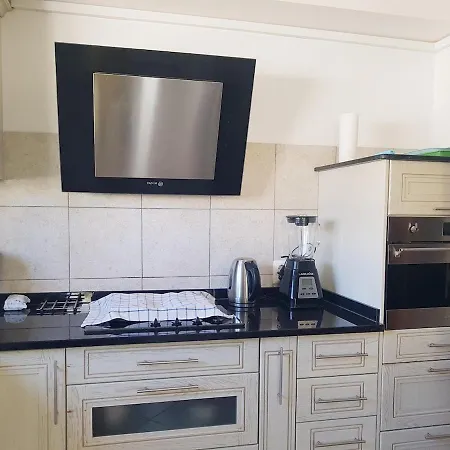 Casa Hélia, Beautiful With Pool, Algarve Villa *